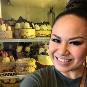 Meet your Posher, Crystal